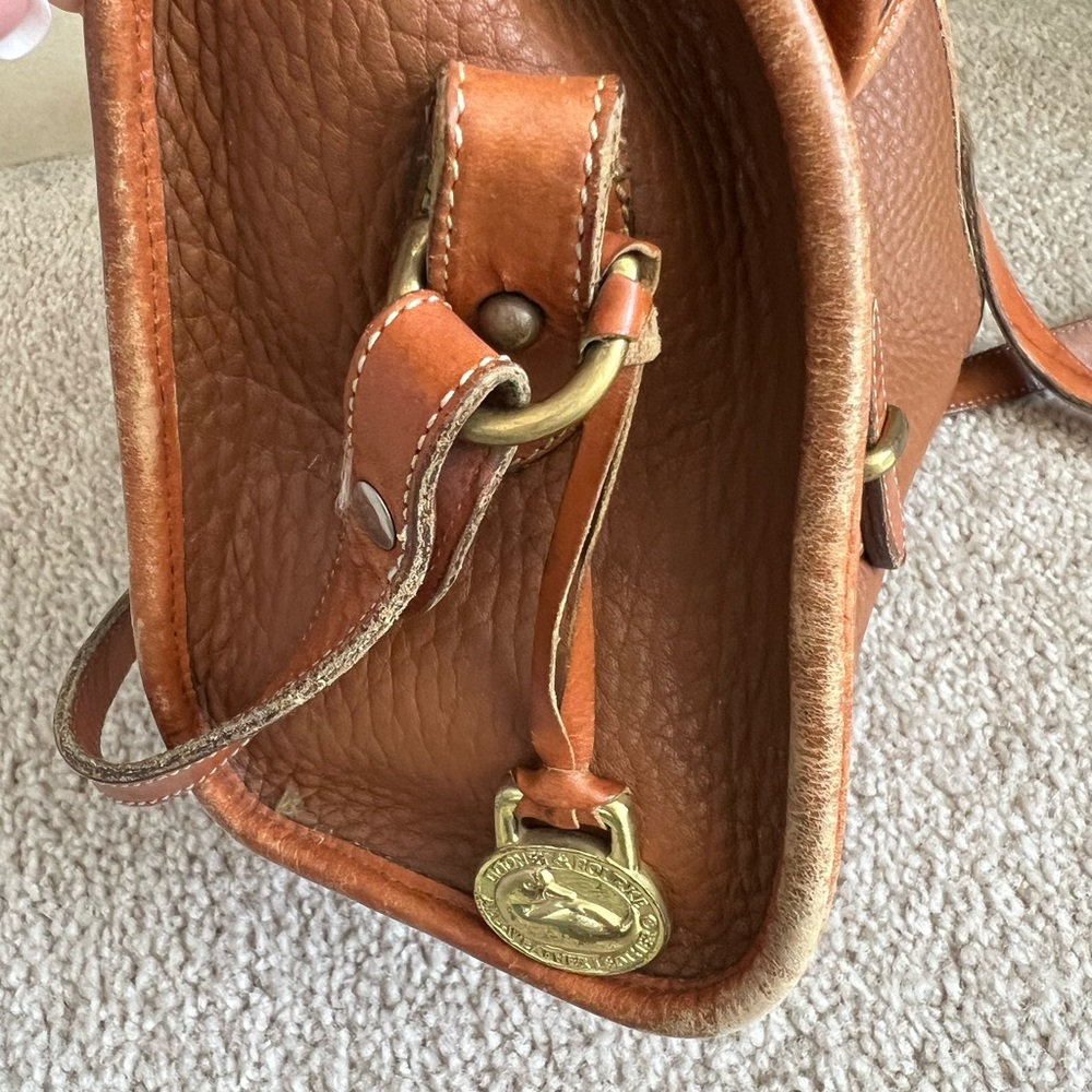 Dooney & Bourke Vintage Essex Bag with Coin Purse - Picture 3 of 10